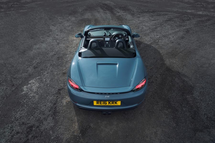  Porsche 718 Boxster 2016 года  (UK) (фото 23 из 30)